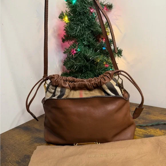 Burberry bucket crossbody bag - Picture 2 of 16